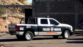 Le roban motocicleta de su vivienda