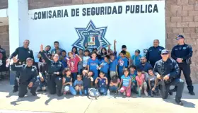 Visitan Niños y adolescentes a Seguridad Pública