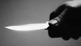 Acuchilla a vecino por robarle una bolsa con botes de aluminio