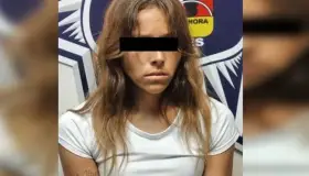 Encuentran a mujer dentro de vivienda, la entregan a la policía