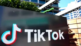 Multa UE a TikTok por violar ley de datos de menores