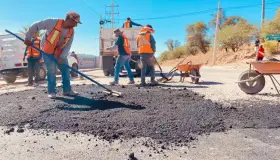 Realizan jornada de bacheo en colonias La Mesa y San Miguel