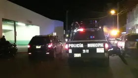 Sin ‘razón alguna’ balean a joven en su vivienda