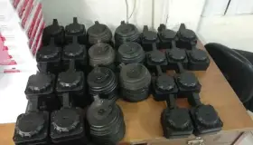 Detienen a mujer estadounidense en posesión de cargadores