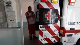 Cae menor de tercer piso, se fractura la cabeza