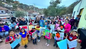 Realizan Café Literario con red vecinal en la Colosio