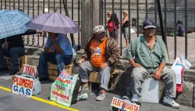 Abandonan pobreza laboral más de tres millones de mexicanos
