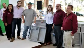 Benefician con viviendaA residentes de SLRC