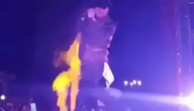 'El Gallo Elizalde' sufre quemaduras en pleno concierto