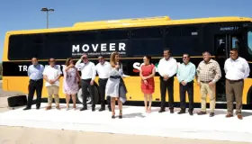 Cumple Gobernadora a estudiantes