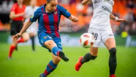 Charlyn Corral firmó el mejor gol de la temporada en España