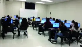 Presentan aspirantes examen