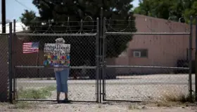 Migrante mexicana inicia huelga de hambre; le quitaron su familia