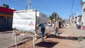 Continúan reposición de tubería