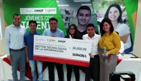 Entregan premios a
jóvenes con talento