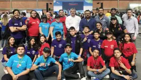 Felicita SEC a alumnos
de escuela secundaria