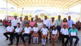 Llevan beneficios a comunidades de Alamos