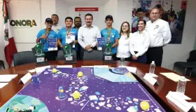 Reconocen estudiantes de robótica