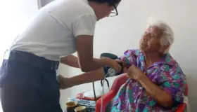 Detectan personas sin servicio médico