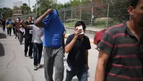 Trump pone en peligro a migrantes que reciben ayudas sociales