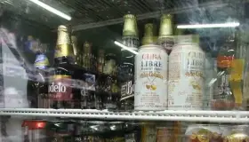 Propone Morena subir impuestos al alcohol y tabaco