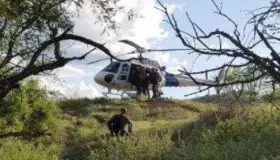 Rescatan a migrante enferma en desierto