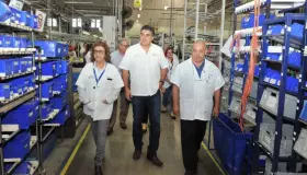 Llevan servicios a los trabajadores