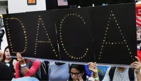 Buscan universidades apoyar a los hispanos