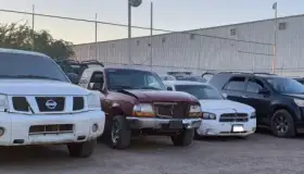 Aseguran autos, armas y cartuchos