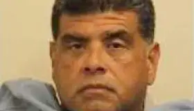 Acusan a agente de violar a compañera