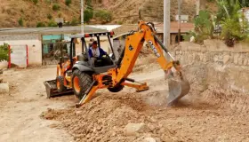 Mejoran vialidades de terracería en colonias