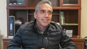 Reciben trabajadores del Ayuntamiento aguinaldo