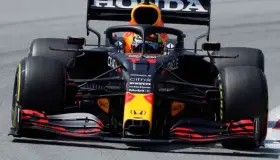 Mercedes retoma el dominio; ‘Checo’, décimo