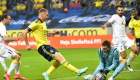 Kulusevski, positivo a covid; no jugará contra España