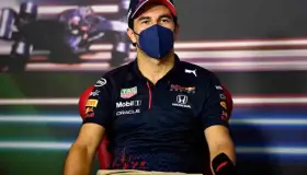 &#039;Checo&#039; Pérez acepta un error en la parada de pits