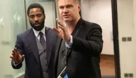 Christopher Nolan deja Warner y firma con Universal