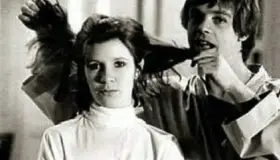 Mark Hamill celebra cumpleaños de Carrie Fisher con divertida foto de Star Wars